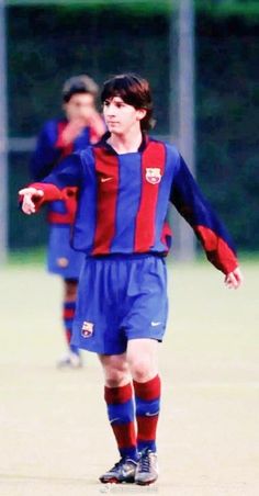 How Old Is Lionel Messi